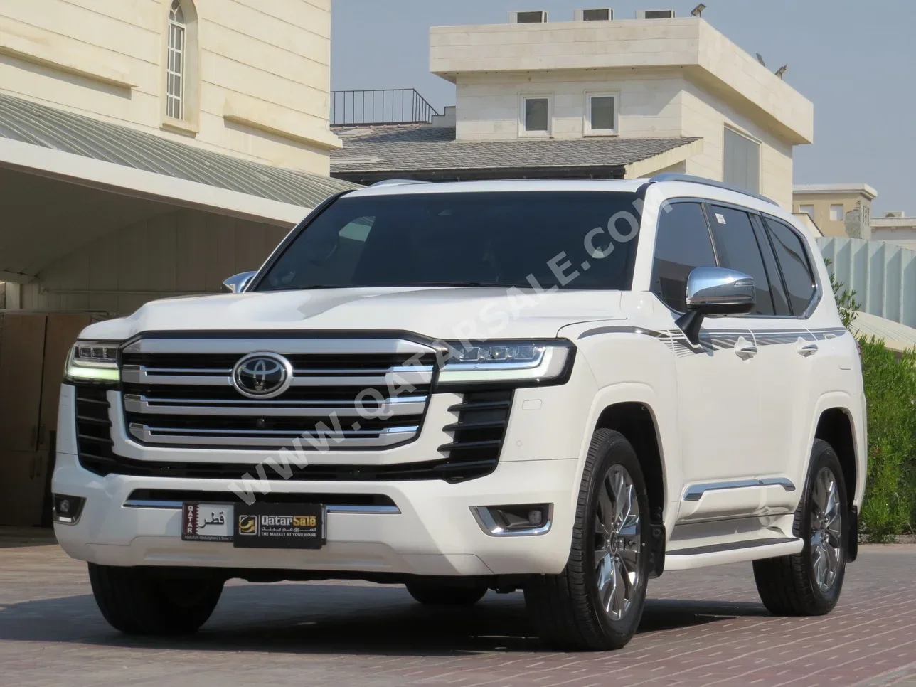 Toyota Land Cruiser VXR Twin Turbo 2023 Automatic 114,000 Km 6 Cylinder Four Wheel Drive (4WD) SUV White With Warranty