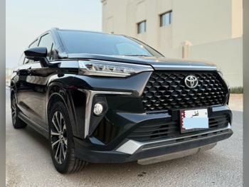 تويوتا  فيلوز  2023  اوتوماتيك  83,000 كم  4 سلندر  دفع كلي مستمر  كلاسك  أسود  تحت الضمان