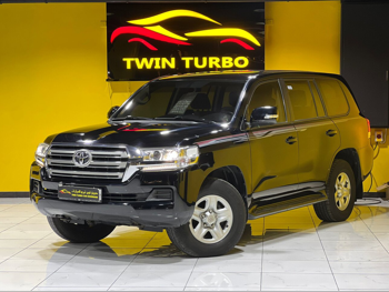 تويوتا  لاند كروزر  جي اكس ار  2018  اوتوماتيك  184,000 كم  6 سلندر  دفع رباعي  اس يو في  ازرق