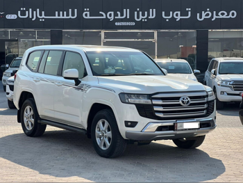تويوتا  لاند كروزر  جي اكس ار توين توربو  2022  اوتوماتيك  148,000 كم  6 سلندر  دفع رباعي  اس يو في  أبيض