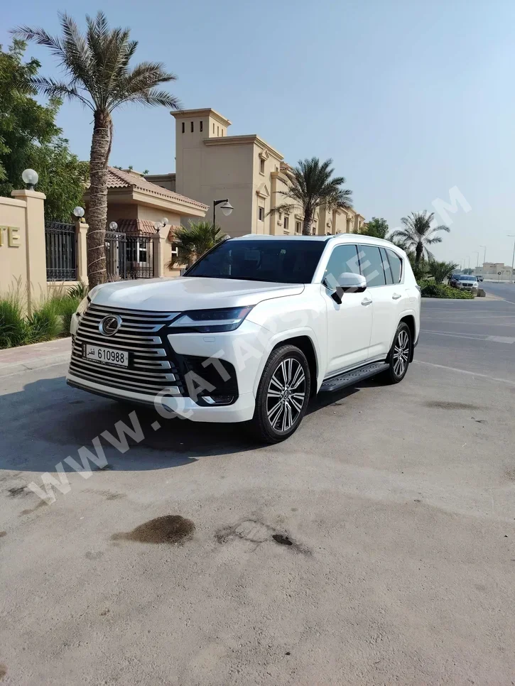 لكزس  ال اكس  600 الترا لكجري  2023  اوتوماتيك  73,000 كم  6 سلندر  دفع رباعي  اس يو في  أبيض  تحت الضمان