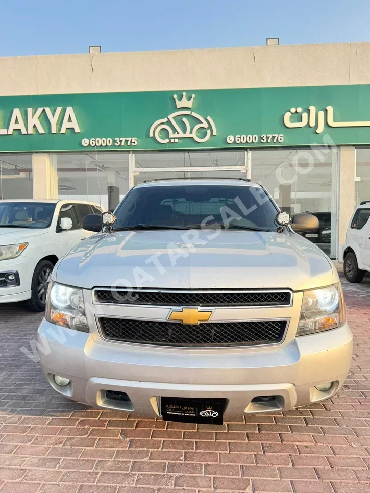 Chevrolet Avalanche LT 2011 Automatic 265,000 Km 8 Cylinder Four Wheel Drive (4WD) SUV Silver