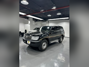 تويوتا  لاند كروزر  جي اكس ار  2007  اوتوماتيك  209,000 كم  6 سلندر  دفع رباعي  اس يو في  أسود