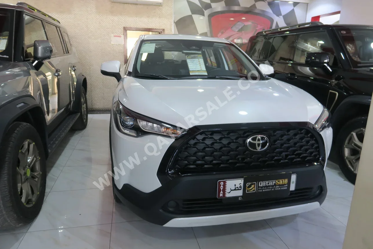 Toyota  Corolla  Cross Hybrid  2025  Automatic  0 Km  4 Cylinder  Four Wheel Drive (4WD)  SUV  White  With Warranty