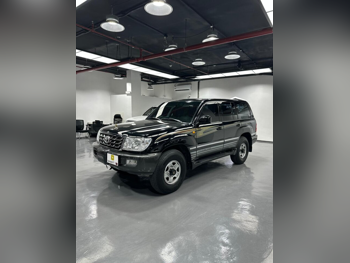 تويوتا  لاند كروزر  في اكس ار  2005  اوتوماتيك  437,000 كم  8 سلندر  دفع رباعي  اس يو في  أسود