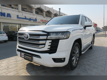 Toyota  Land Cruiser  GXR Twin Turbo  2022  Automatic  130,000 Km  6 Cylinder  Four Wheel Drive (4WD)  SUV  White