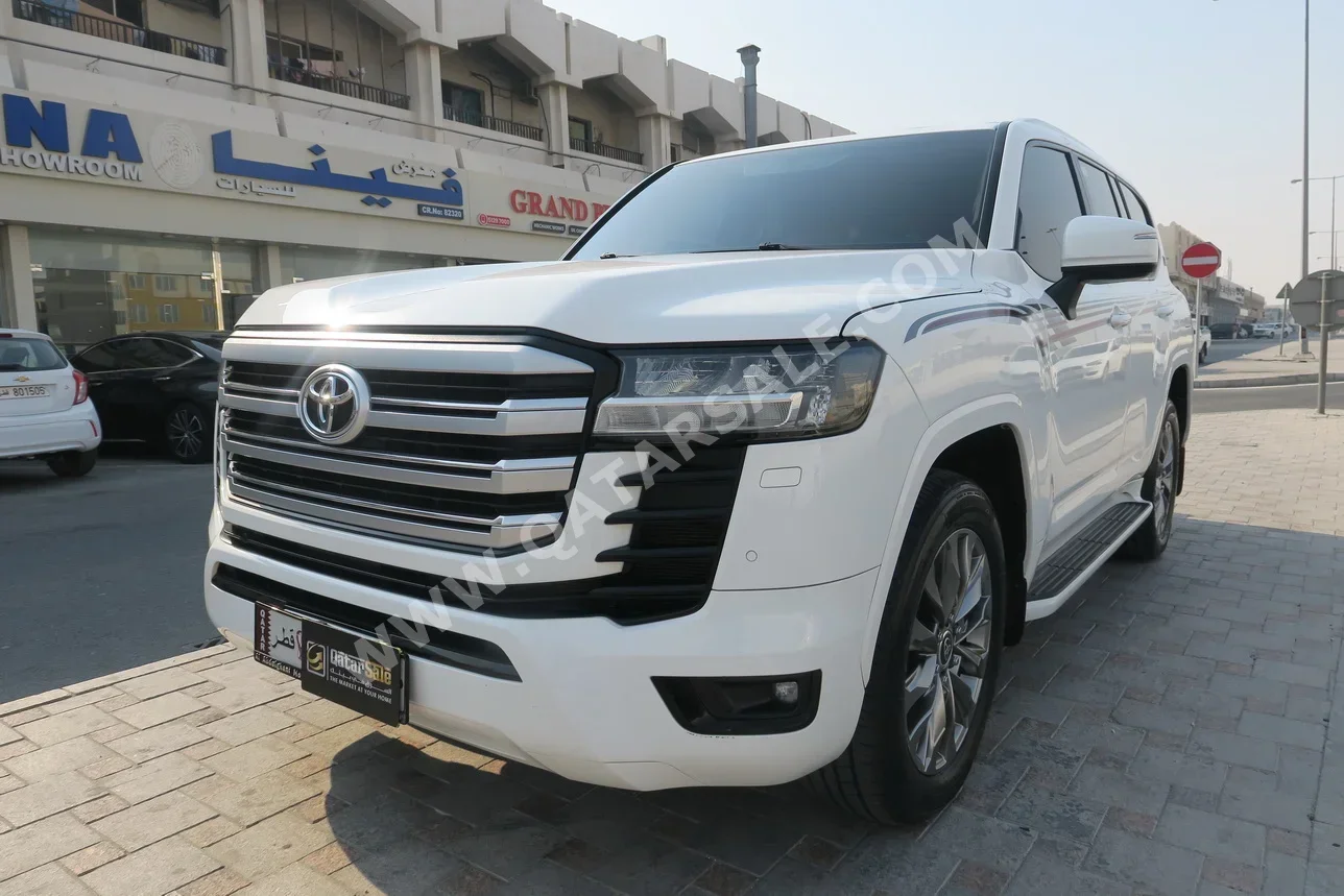Toyota Land Cruiser GXR Twin Turbo 2022 Automatic 130,000 Km 6 Cylinder Four Wheel Drive (4WD) SUV White