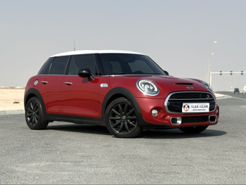 Mini  Cooper  S  2016  Automatic  97,500 Km  4 Cylinder  Front Wheel Drive (FWD)  Hatchback  Red