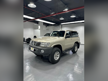 نيسان  باترول  سفاري  2000  عادي  352,000 كم  6 سلندر  دفع رباعي  اس يو في  بيج