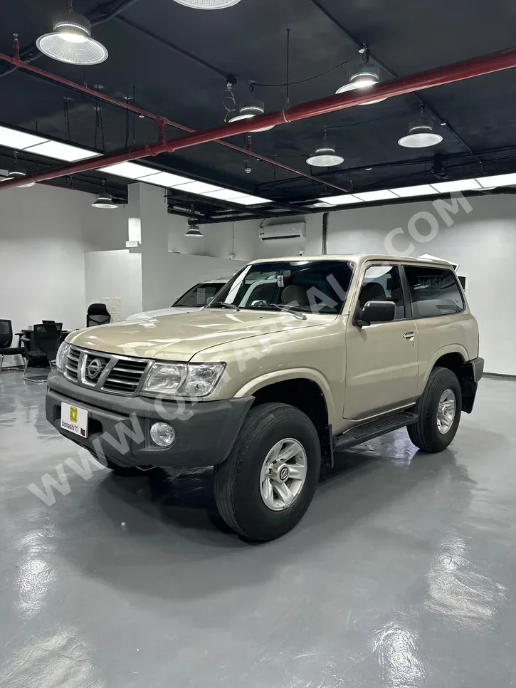 Nissan Patrol Safari 2000 Manual 352,000 Km 6 Cylinder Four Wheel Drive (4WD) SUV Beige