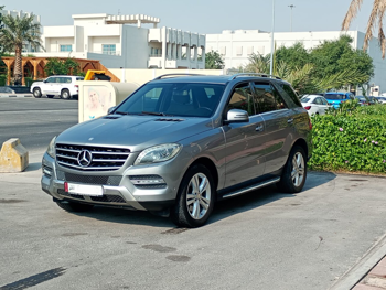 مرسيدس - بنز  ام ال  400 AMG  2014  اوتوماتيك  120,000 كم  6 سلندر  دفع رباعي  اس يو في  فضي