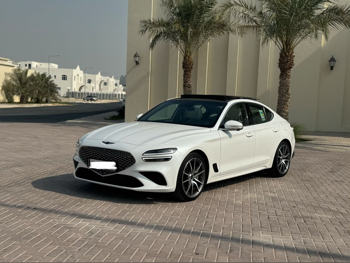 جينيسيس جي 70 2024 اوتوماتيك 2,000 كم 6 سلندر دفع خلفي سيدان أبيض تحت الضمان