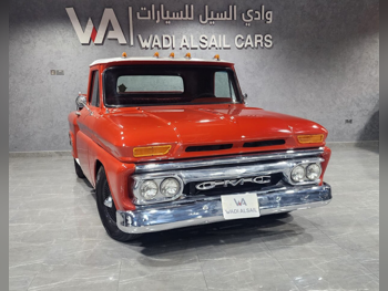 جي ام سي  سييرا  كلاسك  1965  اوتوماتيك  28,000 كم  8 سلندر  دفع خلفي  بيكب  أحمر