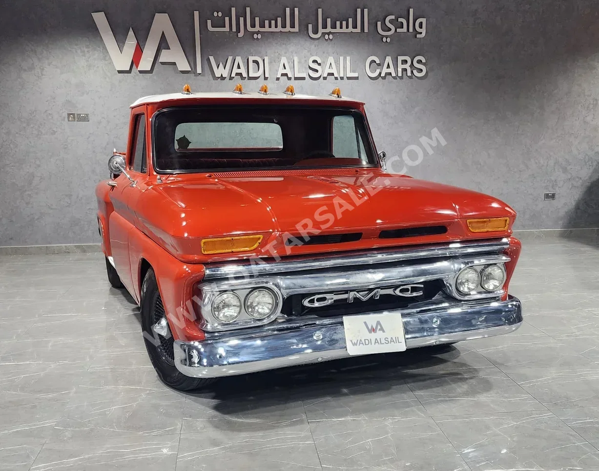 جي ام سي سييرا كلاسك 1965 اوتوماتيك 28,000 كم 8 سلندر دفع خلفي بيكب أحمر