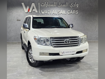 تويوتا  لاند كروزر  جي اكس ار  2009  اوتوماتيك  413,000 كم  8 سلندر  دفع رباعي  اس يو في  أبيض