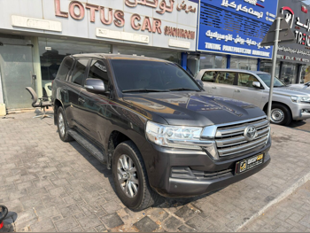 تويوتا  لاند كروزر  جي اكس ار  2018  اوتوماتيك  240,000 كم  6 سلندر  دفع رباعي  اس يو في  رمادي