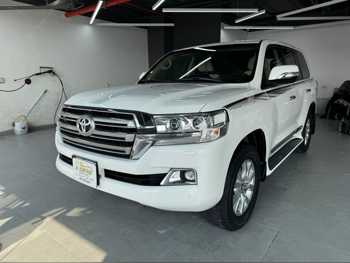 تويوتا  لاند كروزر  جي اكس ار  2019  اوتوماتيك  227,000 كم  8 سلندر  دفع رباعي  اس يو في  أبيض