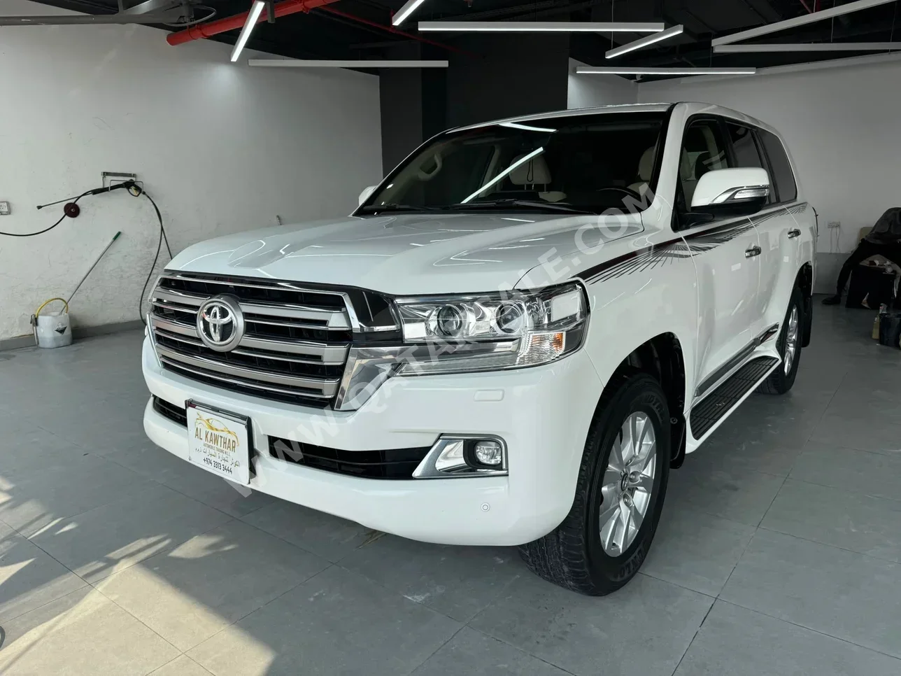 تويوتا لاند كروزر جي اكس ار 2019 اوتوماتيك 227,000 كم 8 سلندر دفع رباعي اس يو في أبيض
