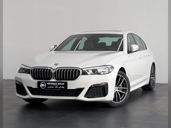 BMW  5-Series  520i  2023  Automatic  44,213 Km  4 Cylinder  Front Wheel Drive (FWD)  Sedan  White