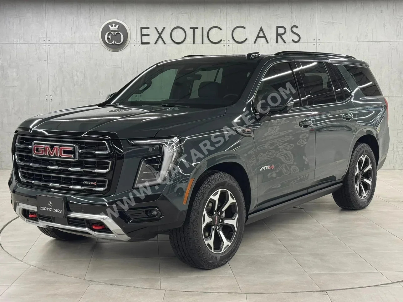 جي ام سي يوكون اي تي 4 2025 اوتوماتيك 5,500 كم 8 سلندر دفع رباعي اس يو في رمادي تحت الضمان