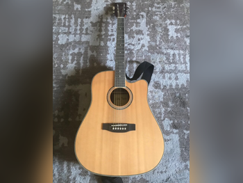 غيتار كلاسيكي  بني  2010  HERLY BENTON  فرنسا  ضمان \  للمحترفين