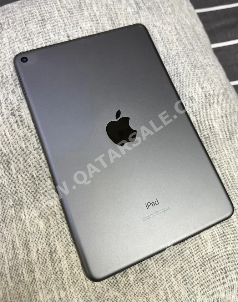 لوحات مفاتيح الايباد و التابليت أبل \ أيباد اللون الرمادي 2020 موصل أبل الذكي الولايات المتحدة الأمريكية أبيض