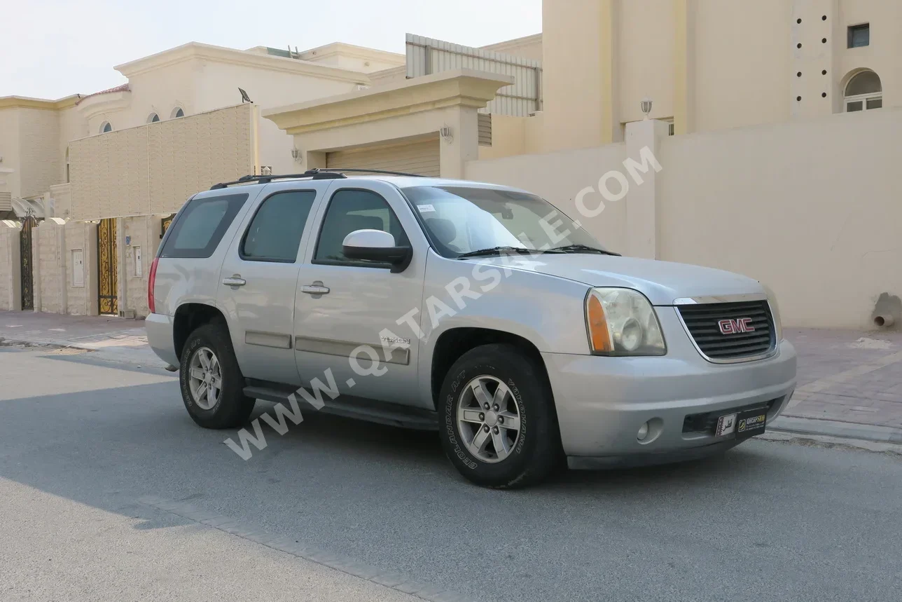 جي ام سي يوكون 2013 اوتوماتيك 292,000 كم 8 سلندر دفع خلفي اس يو في فضي