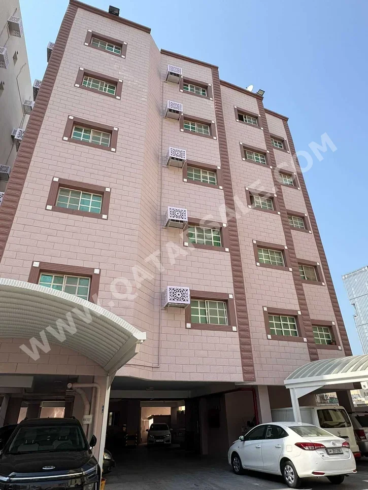 Buildings, Towers & Compounds - Family Residential  - Doha  - Fereej Bin Mahmoud  For Sale