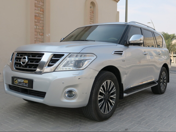 نيسان باترول بلاتنيوم 2016 اوتوماتيك 205,000 كم 8 سلندر دفع رباعي اس يو في فضي