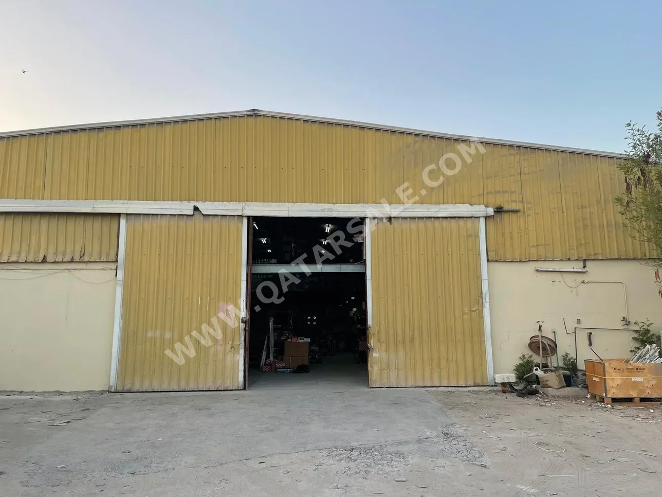 Warehouses & Stores - Al Rayyan - Industrial Area -Area Size: 1700 Square Meter