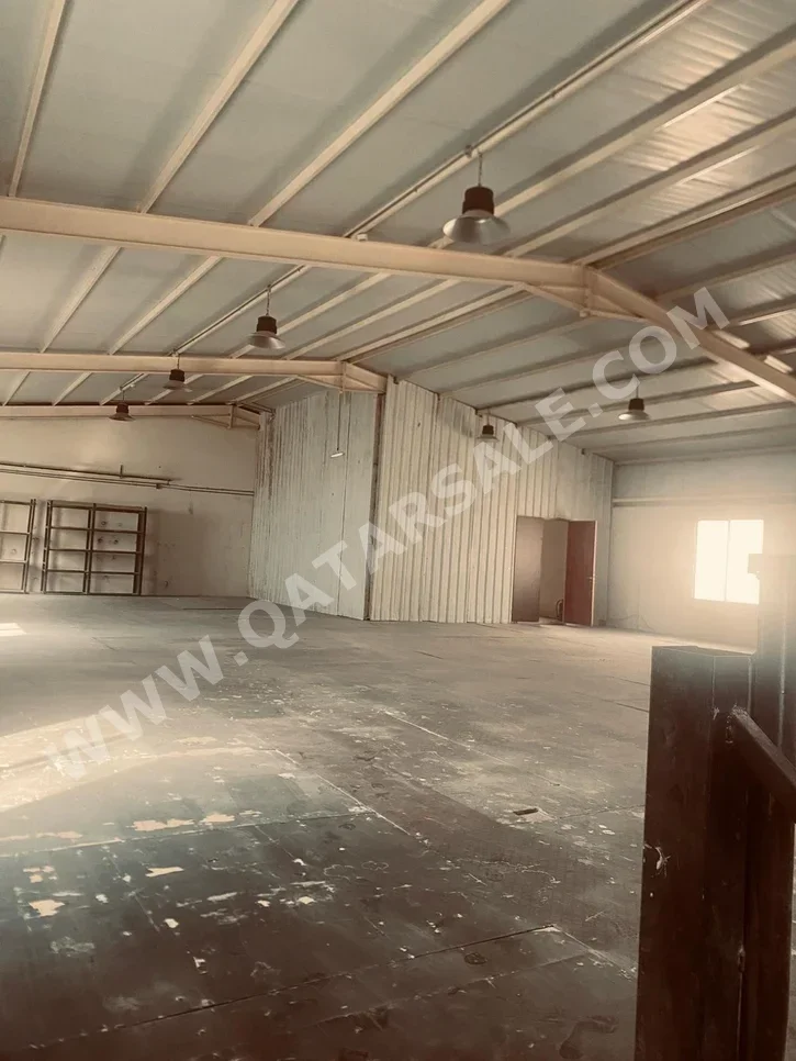 Warehouses & Stores - Al Wakrah - Barkit Al Awamer -Area Size: 1000 Square Meter