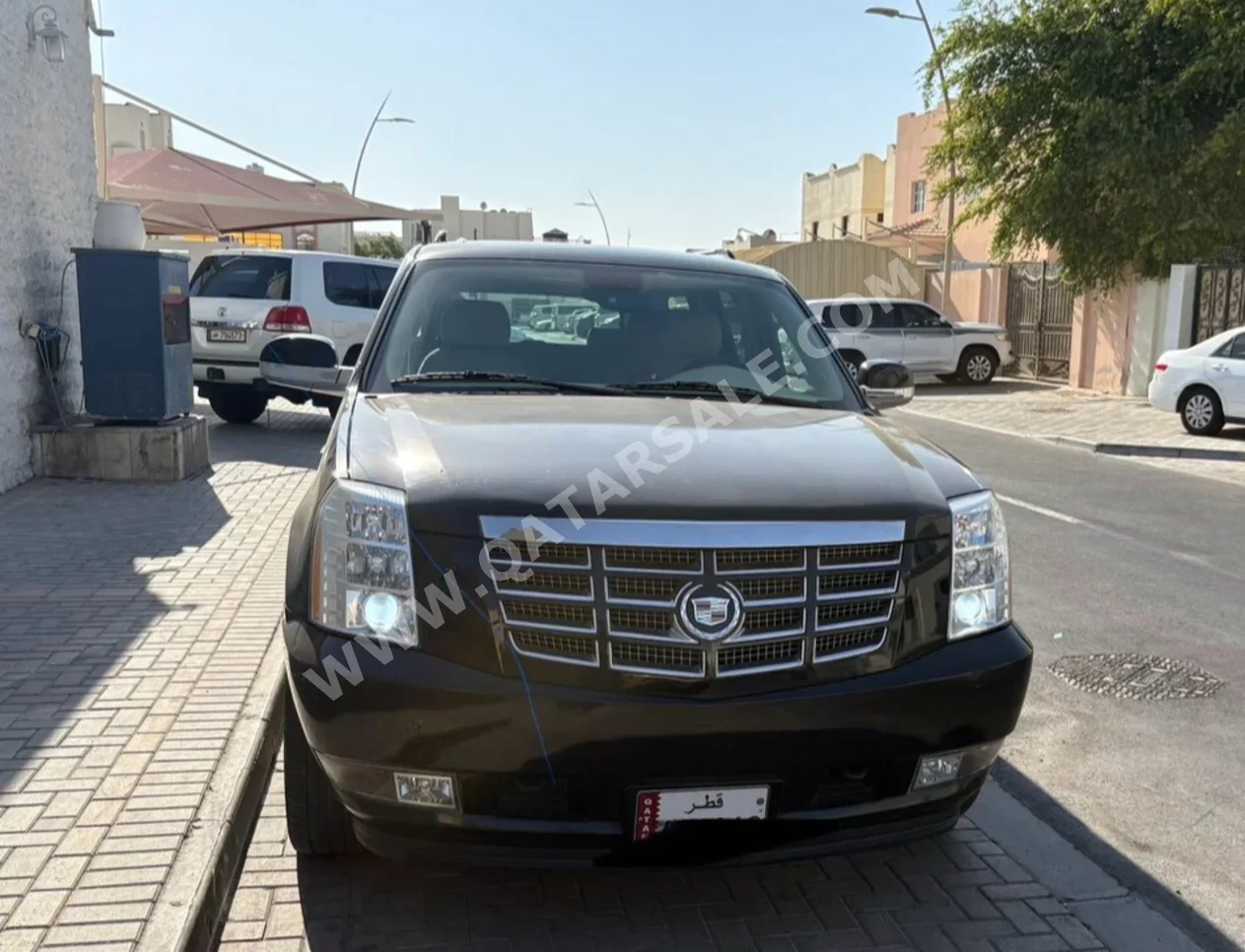 Cadillac  Escalade  2011  Automatic  210,000 Km  8 Cylinder  Four Wheel Drive (4WD)  SUV  Black