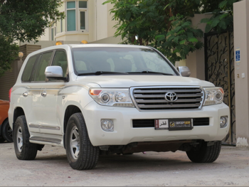 Toyota  Land Cruiser  VXR  2013  Automatic  40,000 Km  8 Cylinder  Four Wheel Drive (4WD)  SUV  White