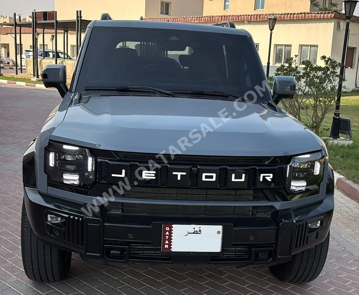 جيتور تي 2 2025 اوتوماتيك 1,000 كم 4 سلندر دفع رباعي اس يو في رمادي تحت الضمان