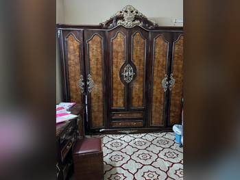 خزائن ودواليب الملابس والزينة - خزائن - بنى