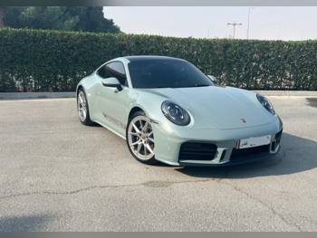 بورش  911  كاريرا  2025  اوتوماتيك  8,500 كم  6 سلندر  دفع خلفي  كوبيه \ سبورت  اخضر فاتح  تحت الضمان