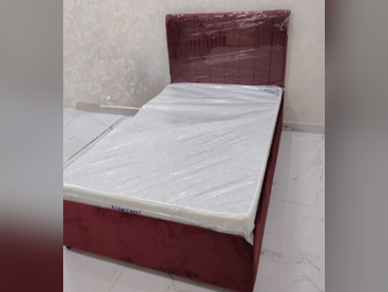 الأسّرة - فردي - أحمر - متضمنة المرتبة