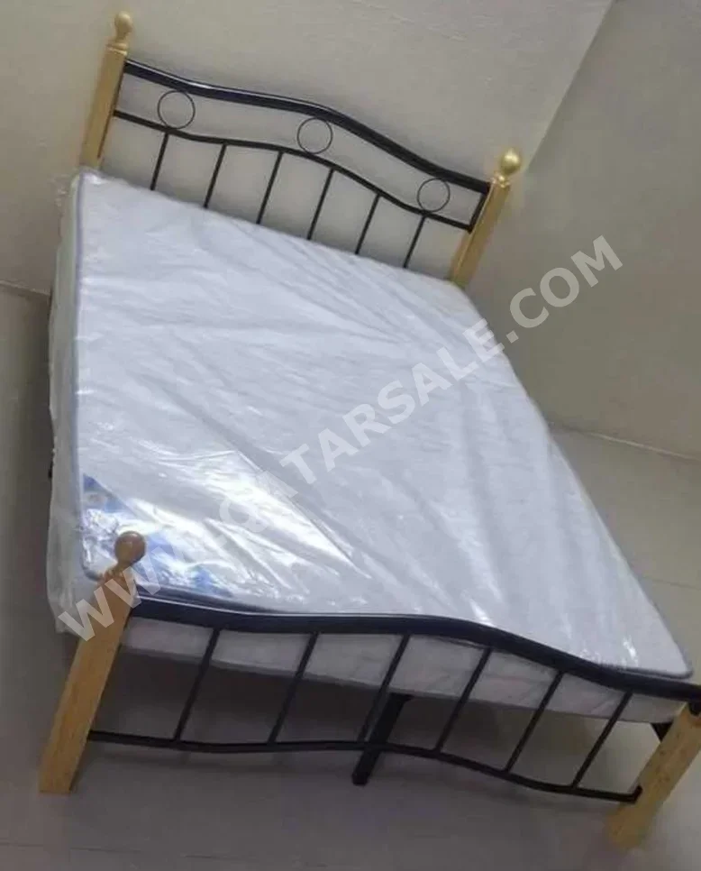 الأسّرة - فردي  - متعدد الألوان  - متضمنة المرتبة