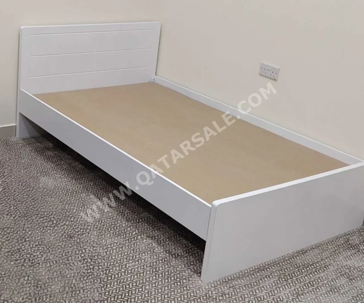 الأسّرة - فردي  - أبيض  - متضمنة المرتبة