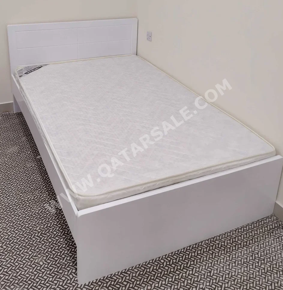 الأسّرة - فردي  - أبيض  - متضمنة المرتبة