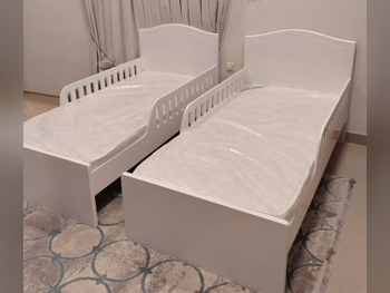 الأسّرة - فردي - أبيض - متضمنة المرتبة