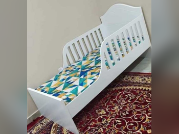 الأسّرة - فردي - أبيض - متضمنة المرتبة