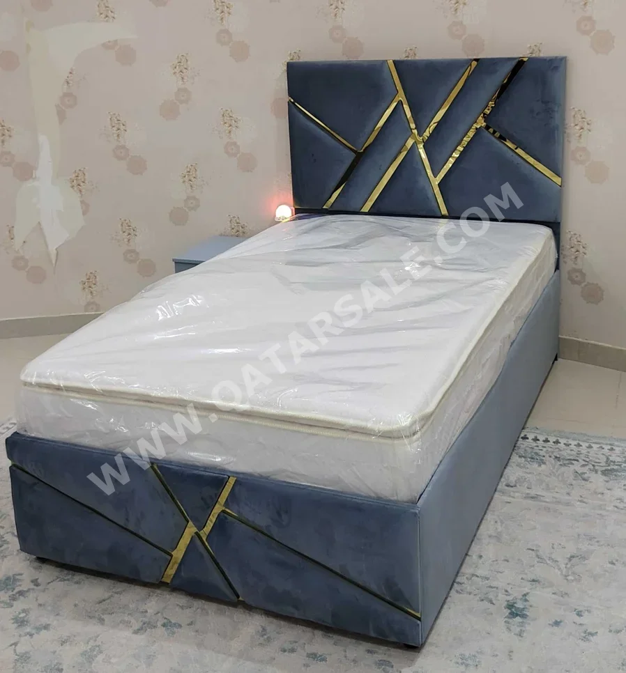 الأسّرة - فردي  - اللون الرمادي  - متضمنة المرتبة