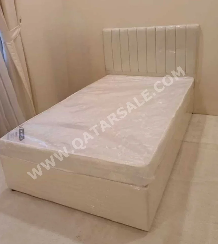 الأسّرة - فردي  - الأصفر  - متضمنة المرتبة