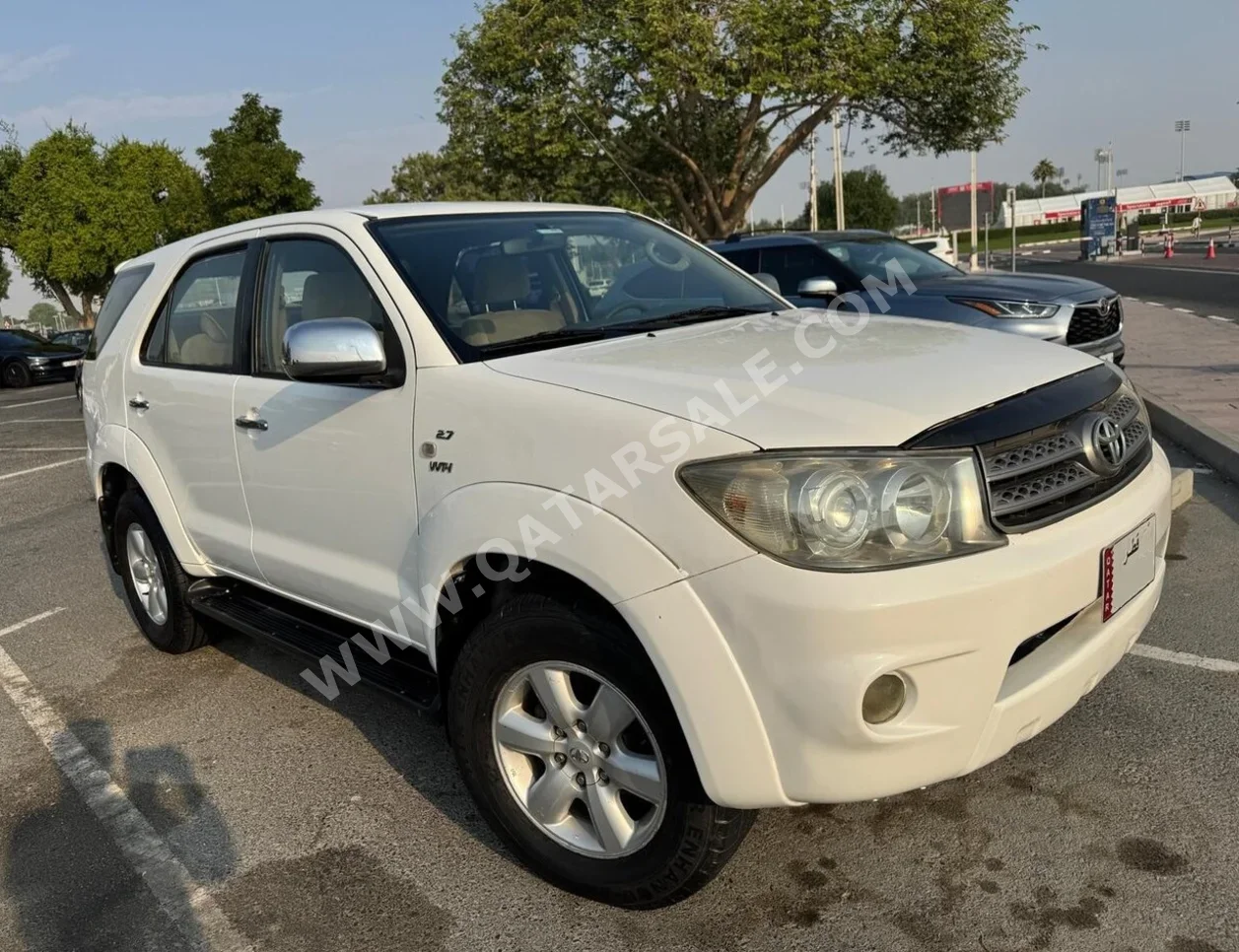 تويوتا  فورشنر  2011  اوتوماتيك  310 كم  4 سلندر  دفع رباعي  اس يو في  أبيض