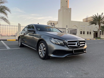 مرسيدس - بنز  اي - كلاس  200  2017  اوتوماتيك  120,000 كم  4 سلندر  دفع خلفي  سيدان  رمادي