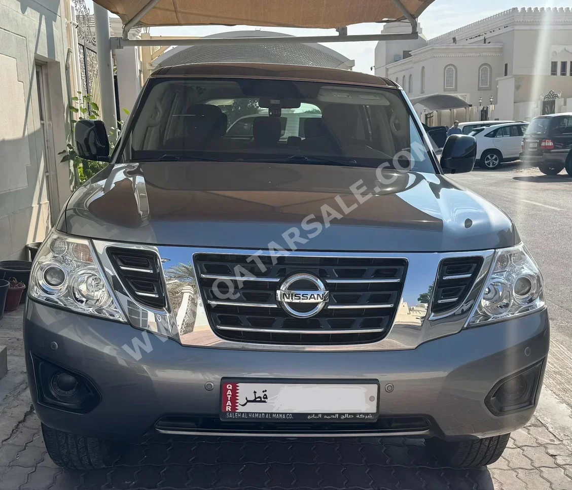 نيسان باترول 2019 اوتوماتيك 69,000 كم 6 سلندر دفع كلي مستمر هاتشباك رمادي