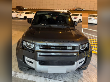 Land Rover  Defender  110 SE Dynamic  2022  Automatic  64,700 Km  6 Cylinder  Four Wheel Drive (4WD)  SUV  Gray