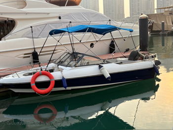 قوارب سريعة مع التيدر