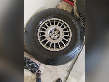 العجلات والجنوط (الرنقات) برايد صنع في إسبانيا \  4 مواسم  تشمل الرنق  17"